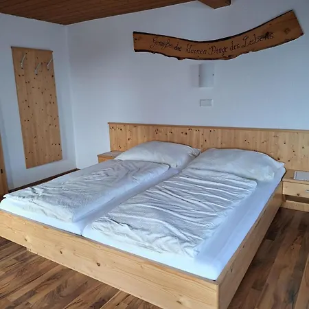 Pfundshof By Interhome Хиппах